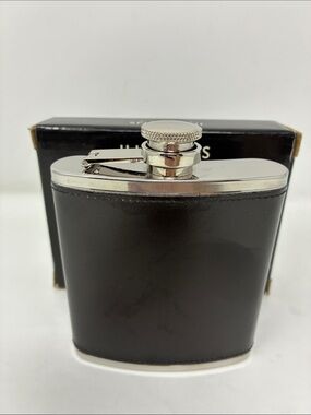 Illusions Leather-Wrapped Stainless Steel Hip Flask - Black 6oz